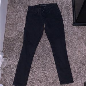 black levi jeans